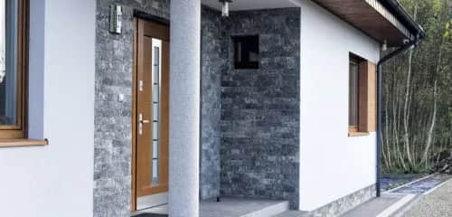 Jak położyć płytki na elewacji: uniknij najczęstszych błędów