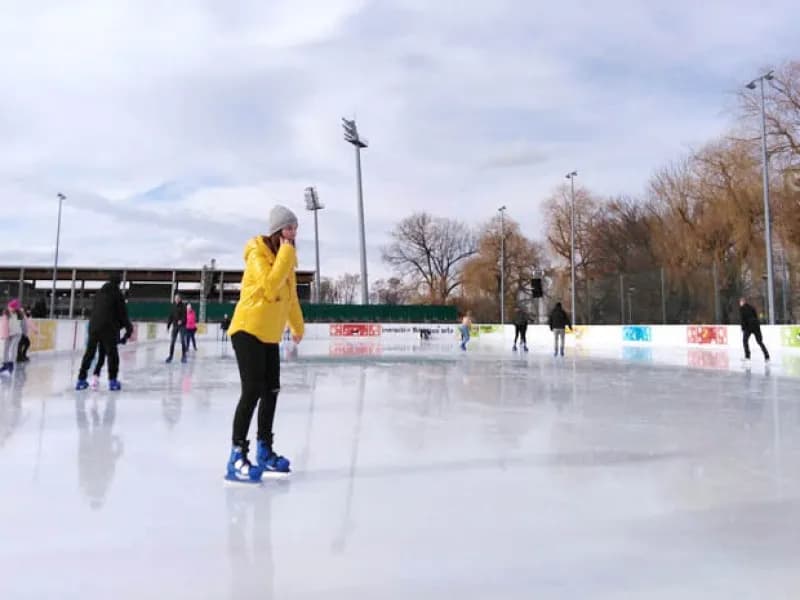 Ile kosztuje budowa lodowiska? Zaskakujące różnice w cenach!