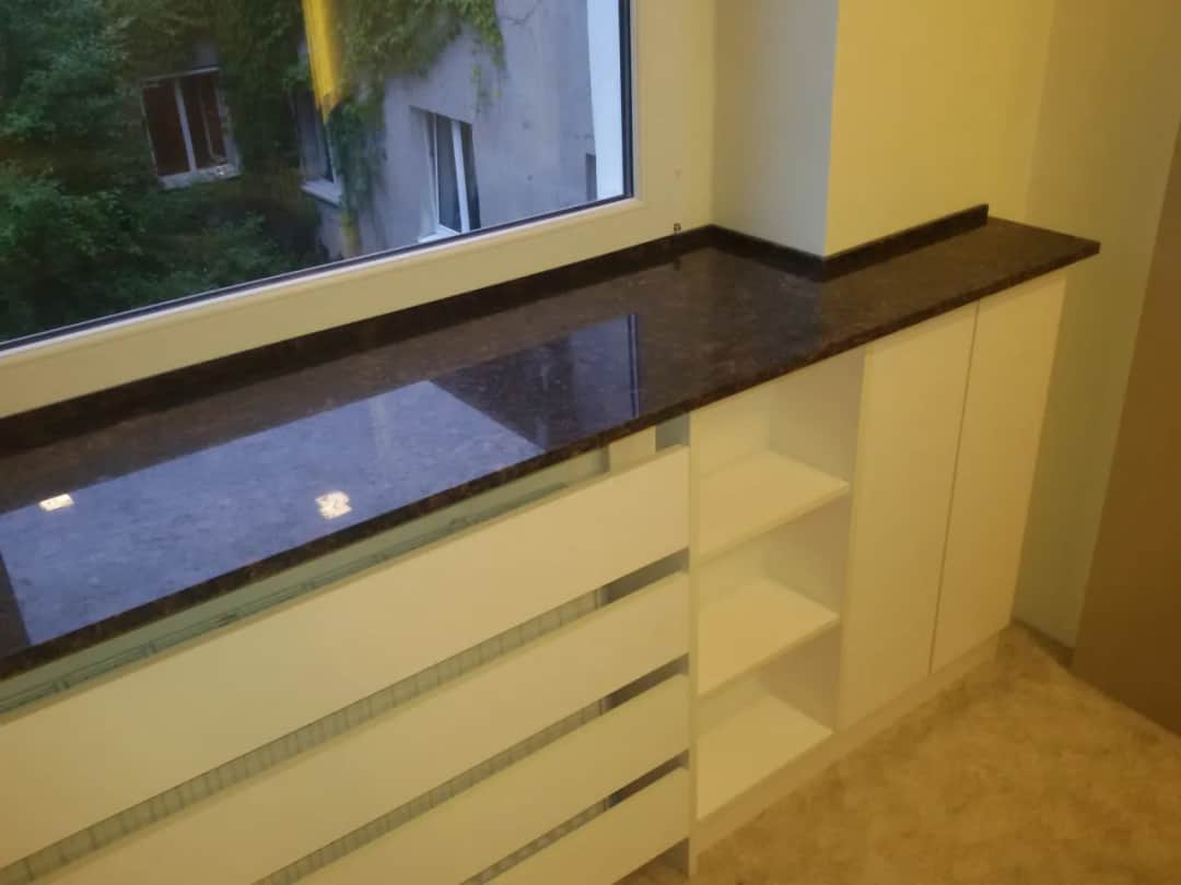 Jak prawidłowo montować parapety wewnętrzne z kamienia - poradnik