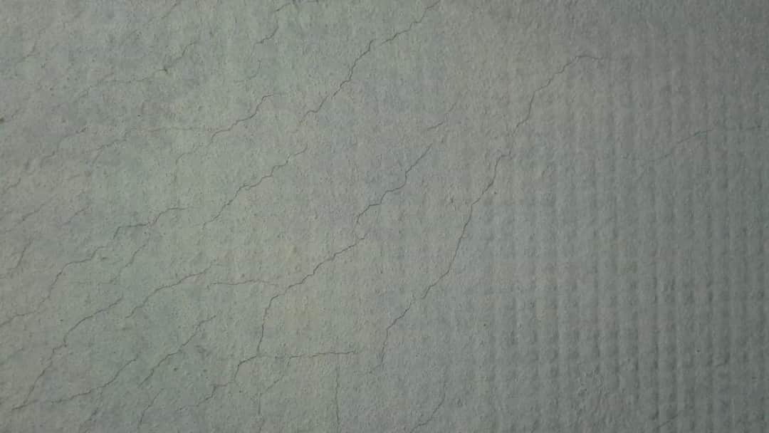 Dlaczego pęka klej na elewacji? Oto najczęstsze przyczyny i rozwiązania