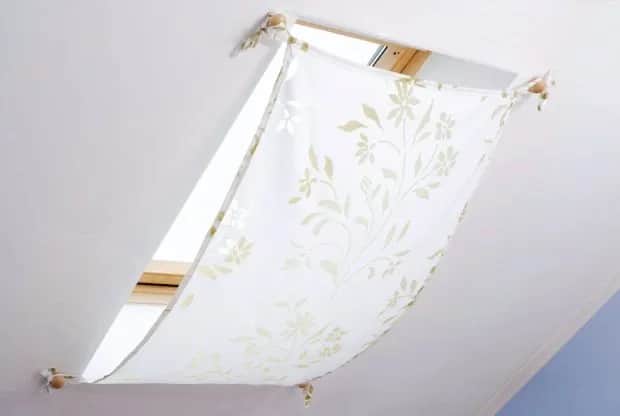 Jak zawiesić firankę na okno dachowe - proste sposoby i porady