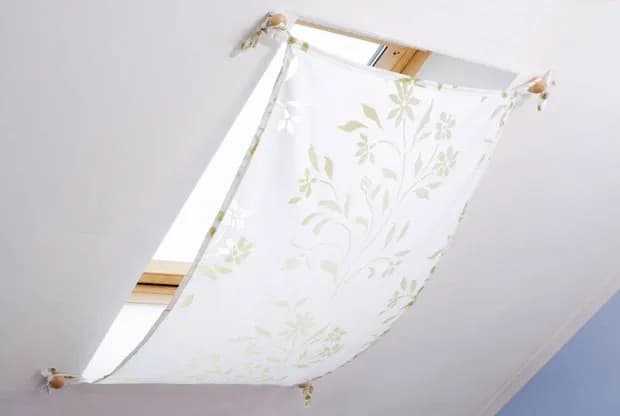 Jak zawiesić firankę na okno dachowe - proste sposoby i porady