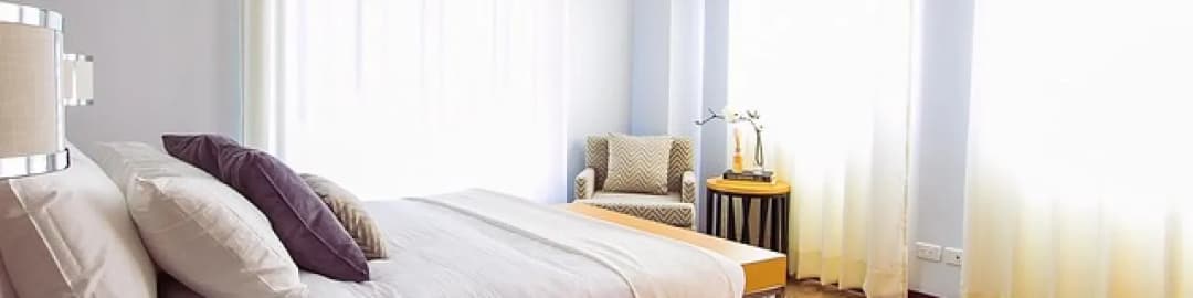 Zasłony do parapetu czy do podłogi – co wybrać, by nie żałować? Zasłony do parapetu czy do podłogi – co wybrać, by nie żałować?