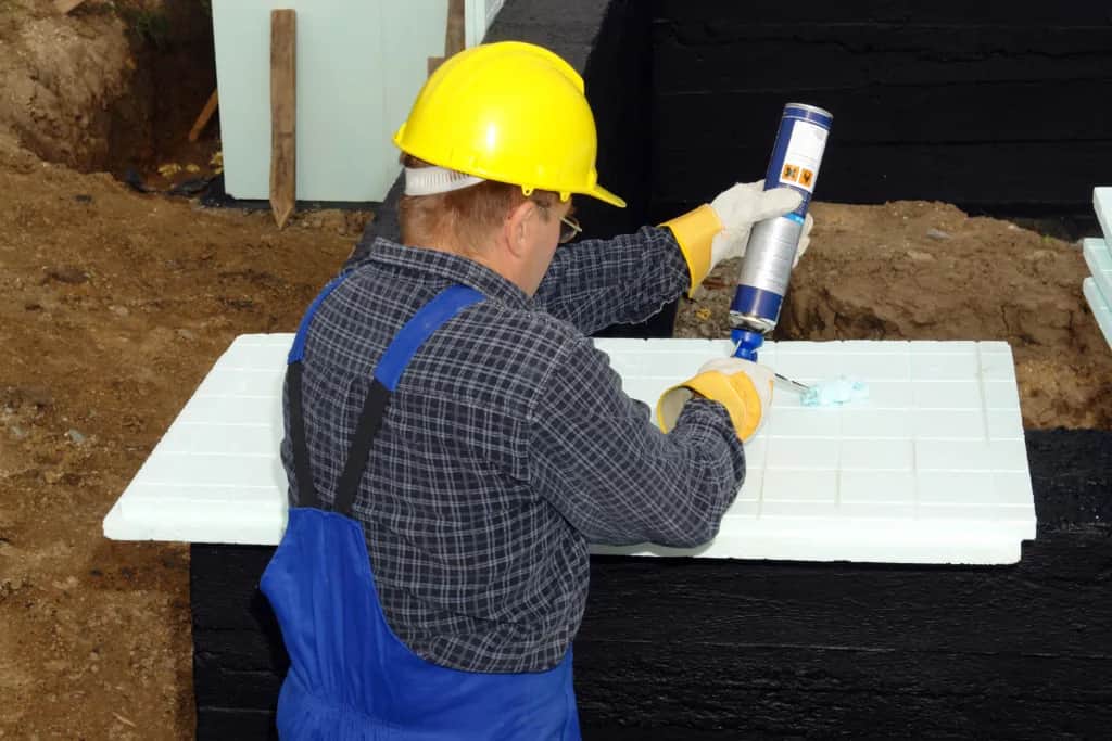 Jak długo schnie klej na elewacji? Sprawdź, by uniknąć błędów